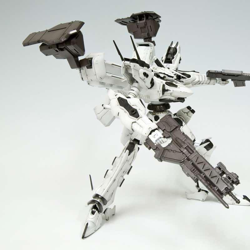1/72 Lineark White Glint (Armored Core: For Answer)